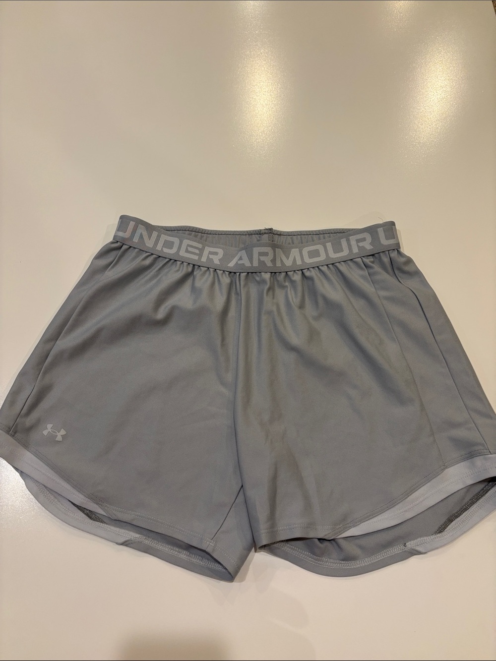 Under Armour Light Gray Women's Athletic Shorts with Logo‎ Waistband Sz M Loose
